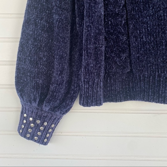 Studded pullover sweater Size Large - Picture 4 of 8